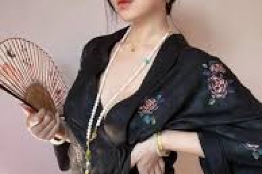 房琪以前是大家心里的“才女”金句一堆粉丝爱看。可这